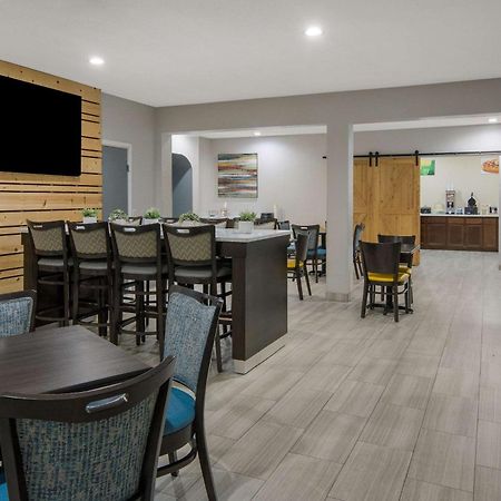 Quality Inn & Suites Roanoke - Fort Worth North Kültér fotó