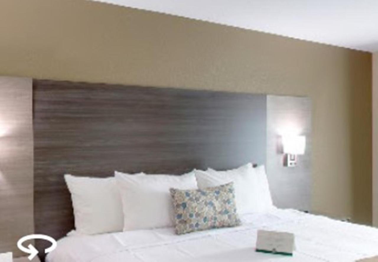 Quality Inn & Suites Roanoke - Fort Worth North Kültér fotó