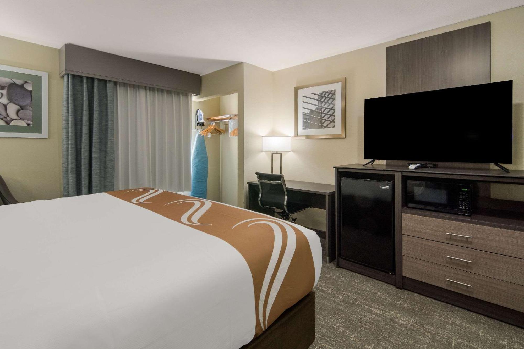 Quality Inn & Suites Roanoke - Fort Worth North Kültér fotó