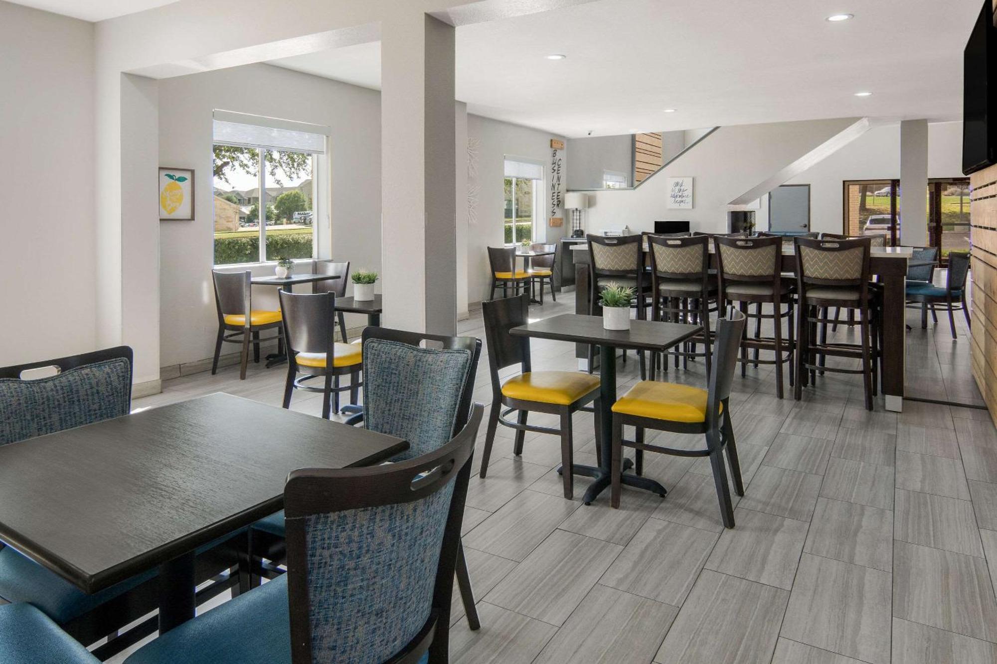 Quality Inn & Suites Roanoke - Fort Worth North Kültér fotó