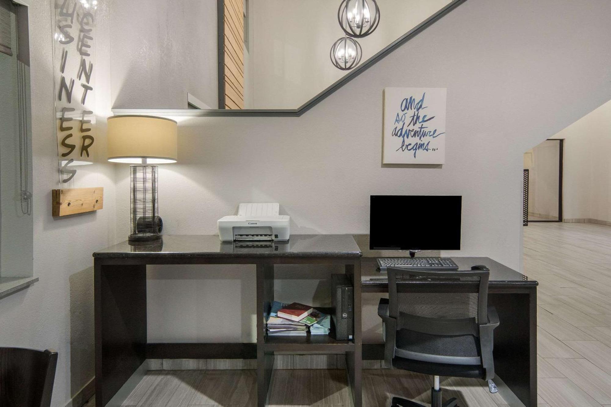 Quality Inn & Suites Roanoke - Fort Worth North Kültér fotó