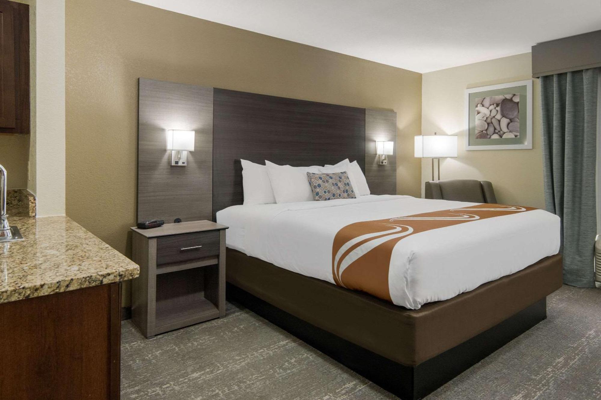 Quality Inn & Suites Roanoke - Fort Worth North Kültér fotó