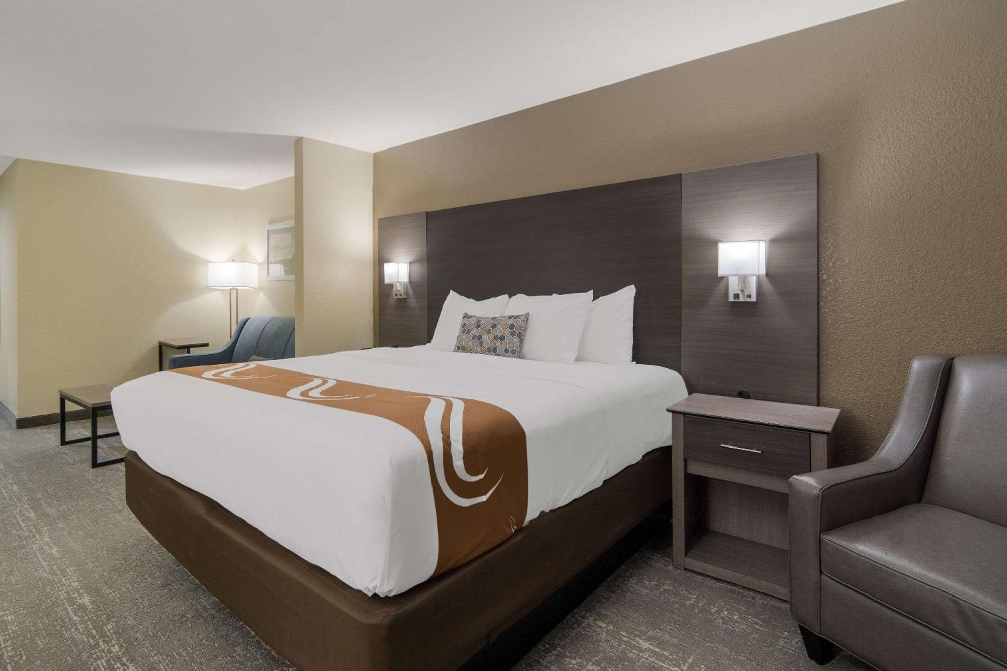 Quality Inn & Suites Roanoke - Fort Worth North Kültér fotó
