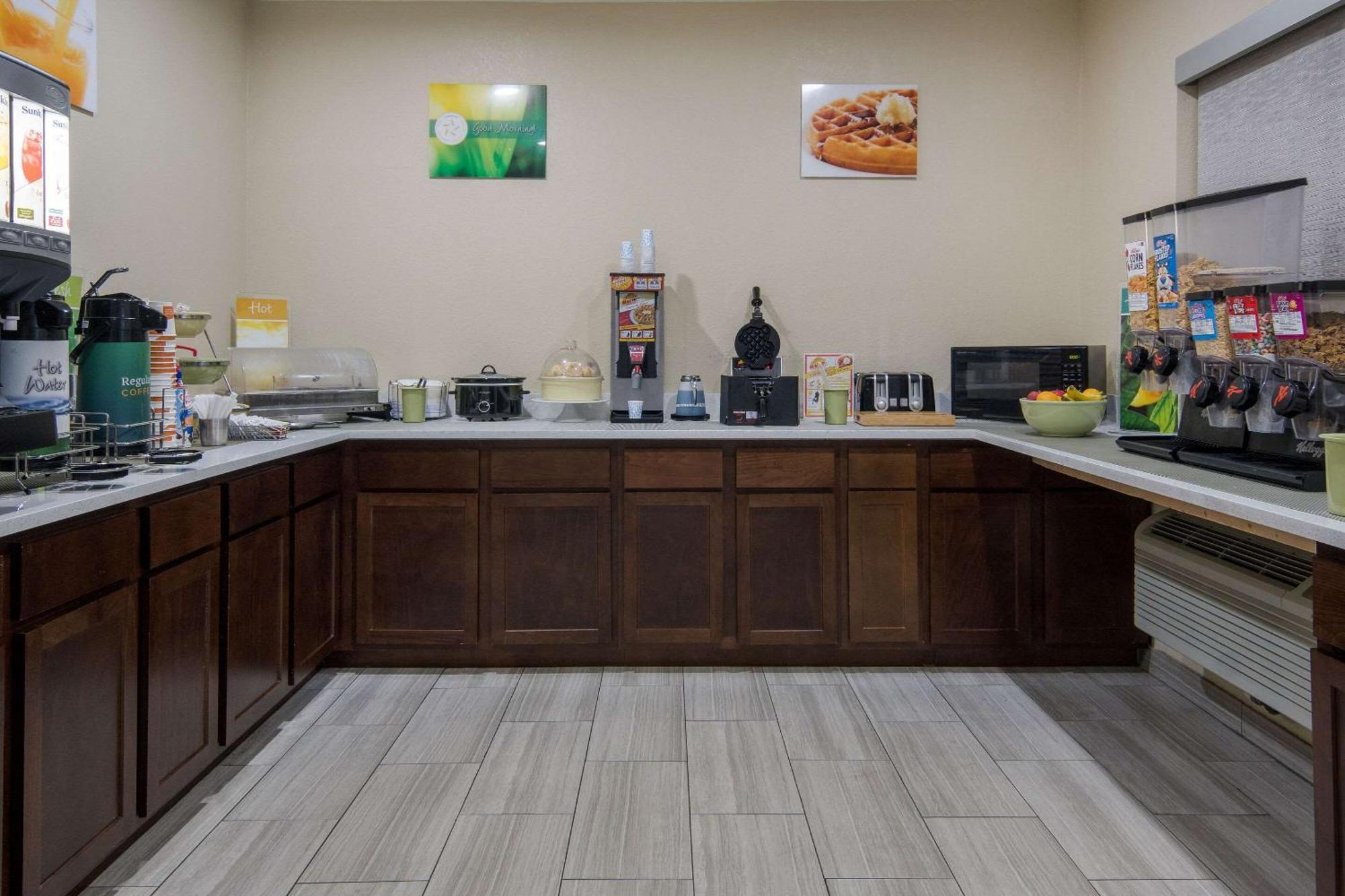 Quality Inn & Suites Roanoke - Fort Worth North Kültér fotó
