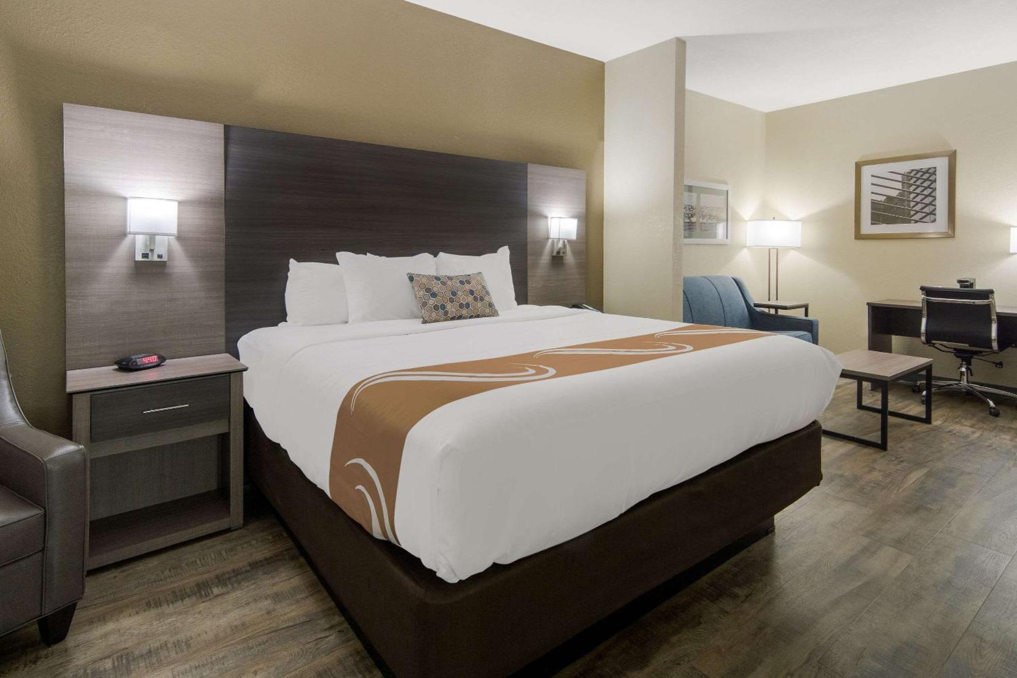 Quality Inn & Suites Roanoke - Fort Worth North Kültér fotó