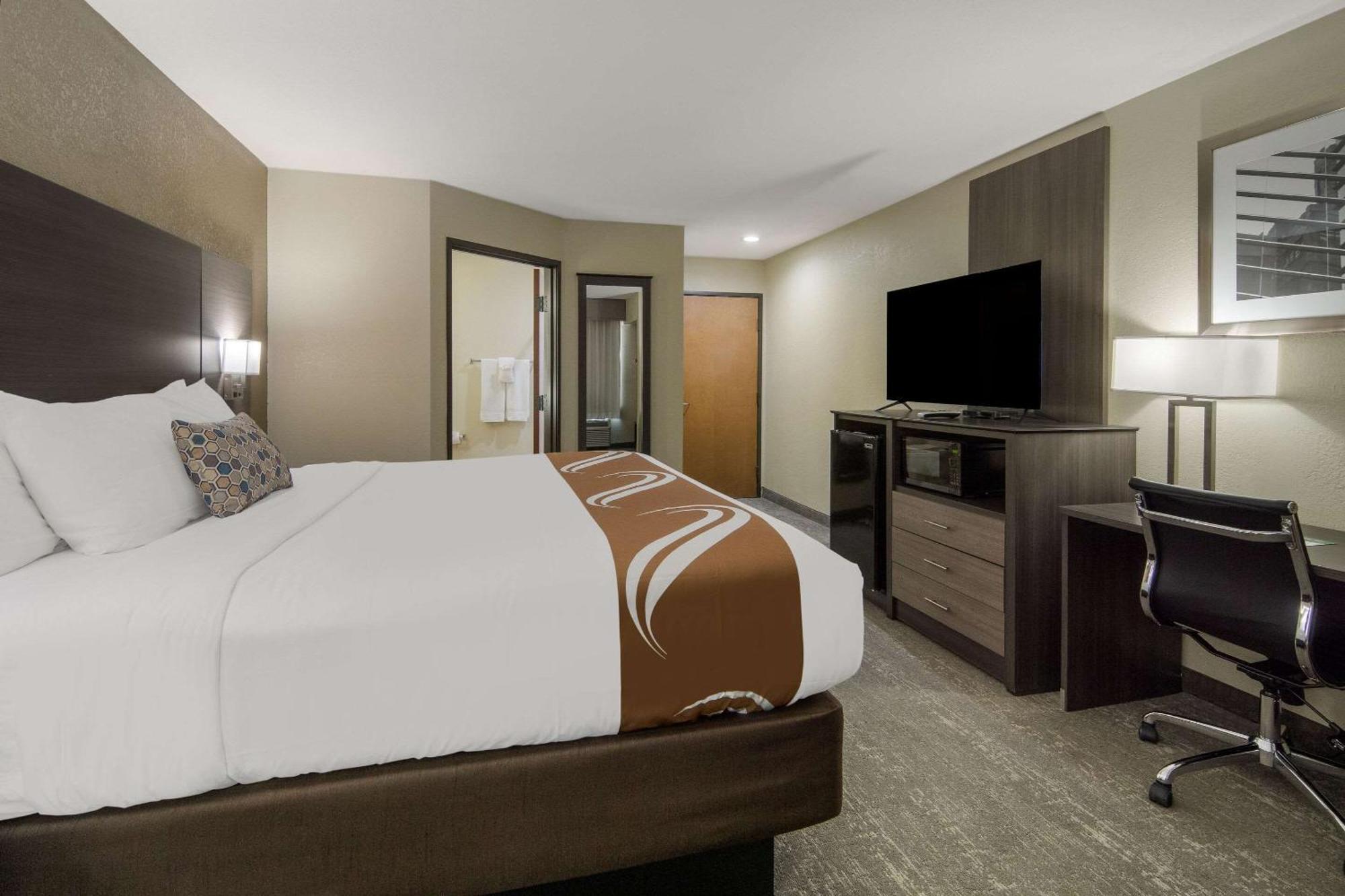 Quality Inn & Suites Roanoke - Fort Worth North Kültér fotó