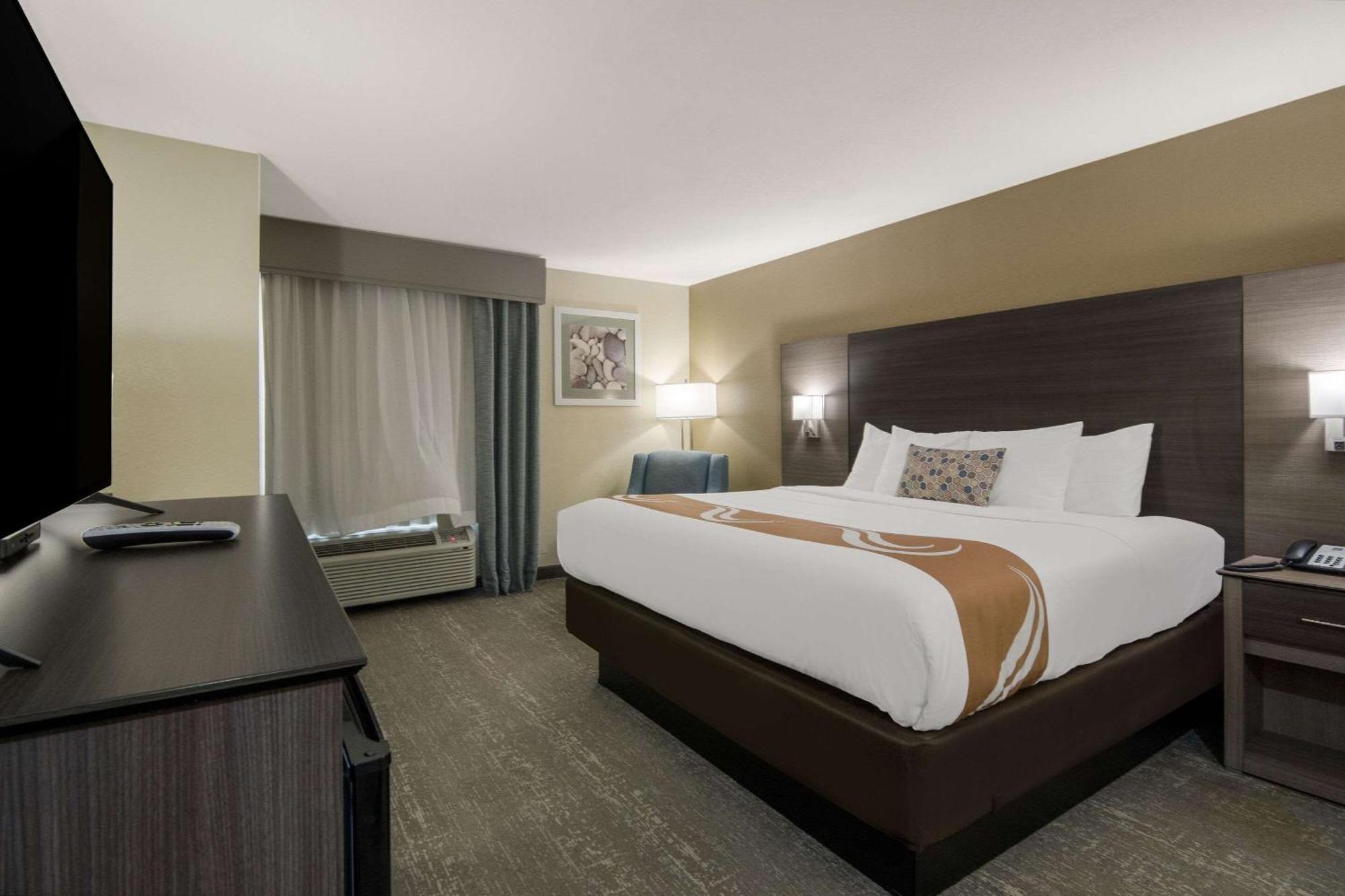 Quality Inn & Suites Roanoke - Fort Worth North Kültér fotó
