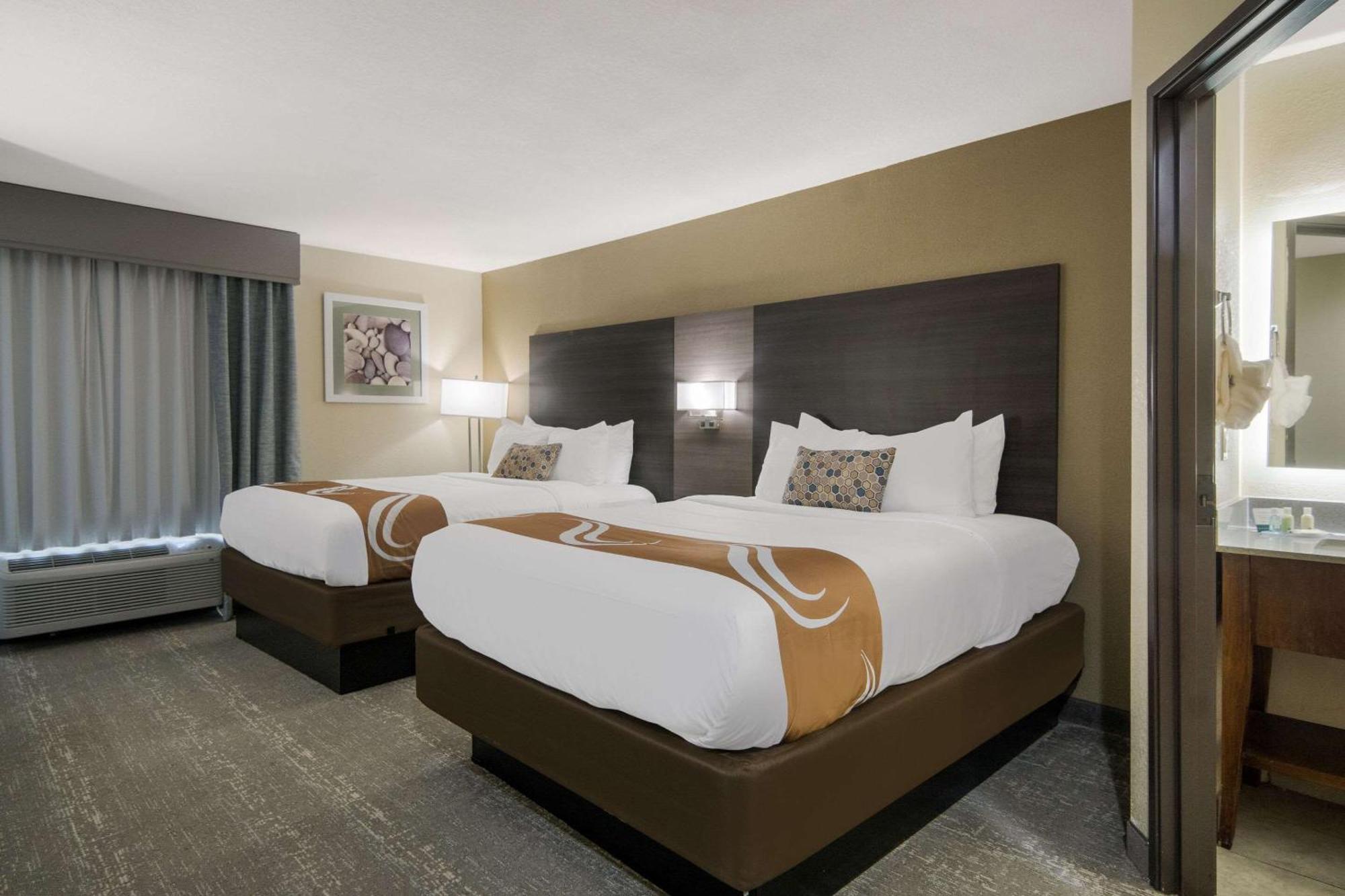 Quality Inn & Suites Roanoke - Fort Worth North Kültér fotó