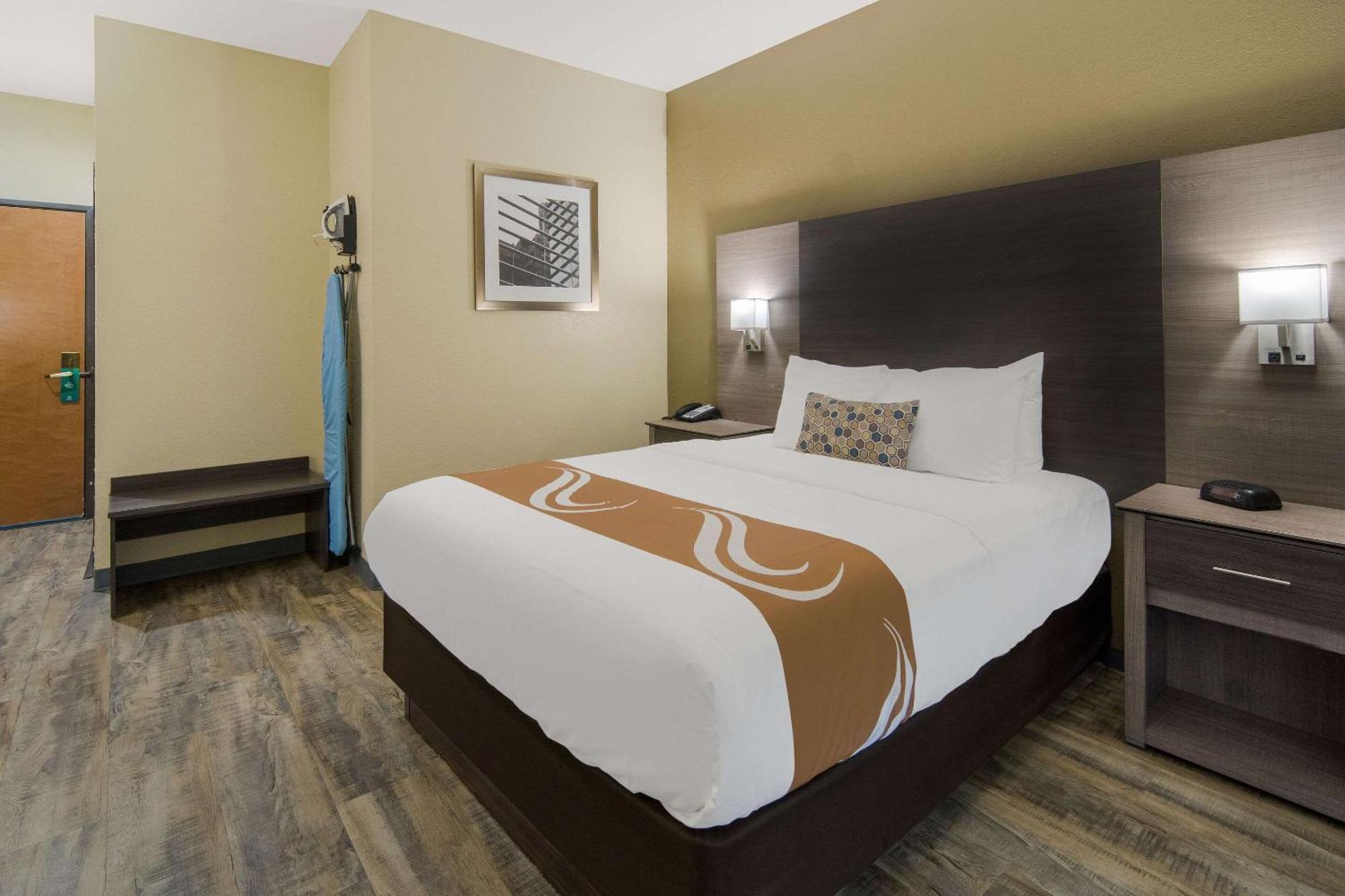 Quality Inn & Suites Roanoke - Fort Worth North Kültér fotó
