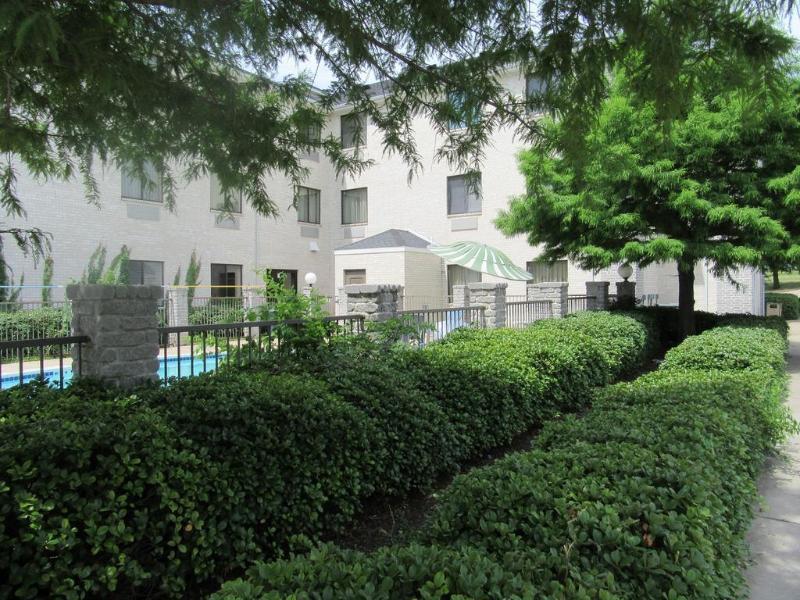 Quality Inn & Suites Roanoke - Fort Worth North Kültér fotó